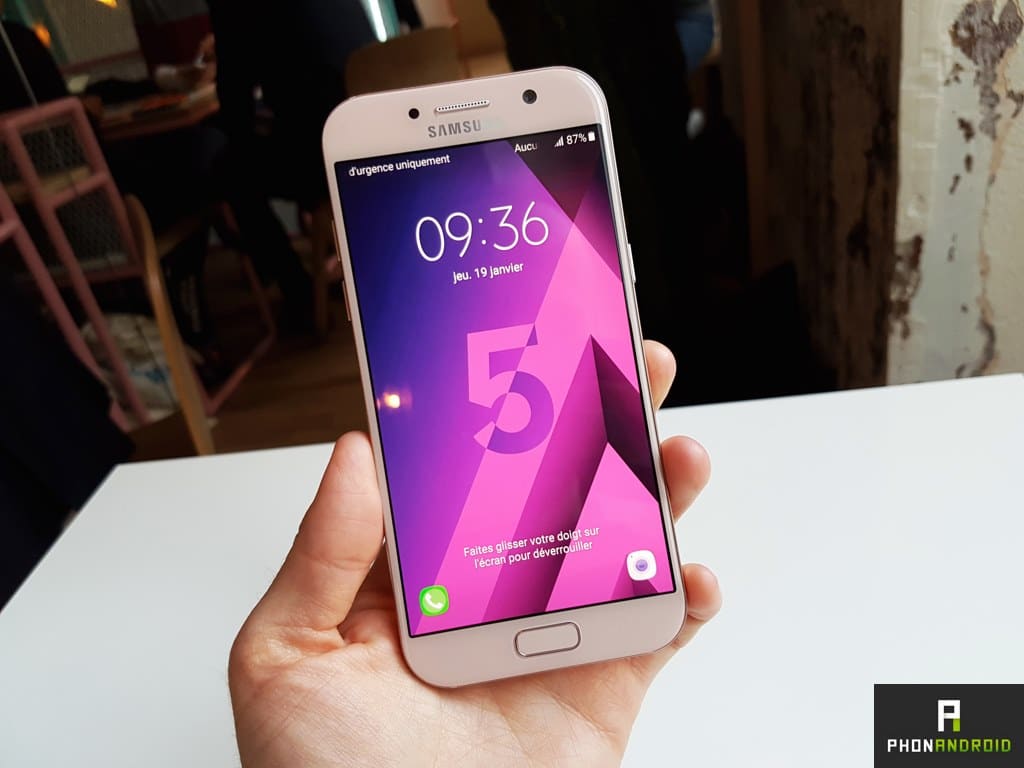Samsung Galaxy A3 et A5 2017 : notre prise en main des nouveaux milieu