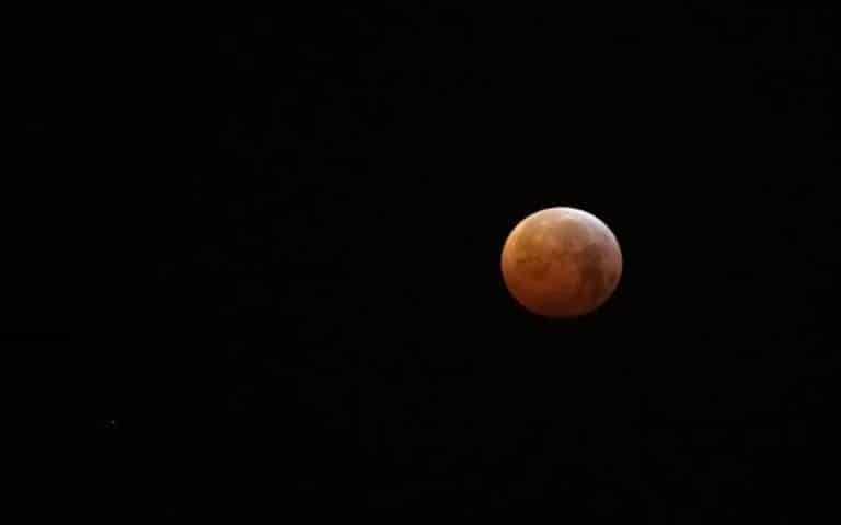 Crisp Une Éclipse Lunaire Totale Embrasera De Rouge Le Ciel Du Québec Dans La Nuit De Mardi Moment Concept Crisp Une Éclipse Lunaire Totale Embrasera De Rouge Le Ciel Du Québec Dans La Nuit De Mardi Moment Concept