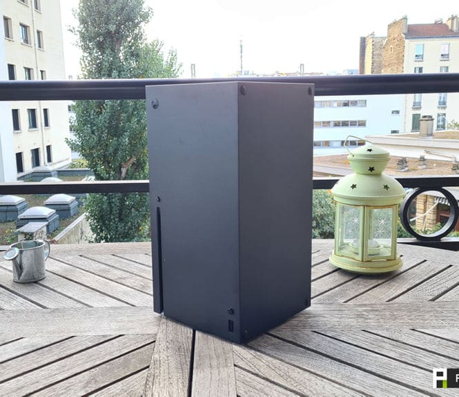 Xbox Series X vue avant