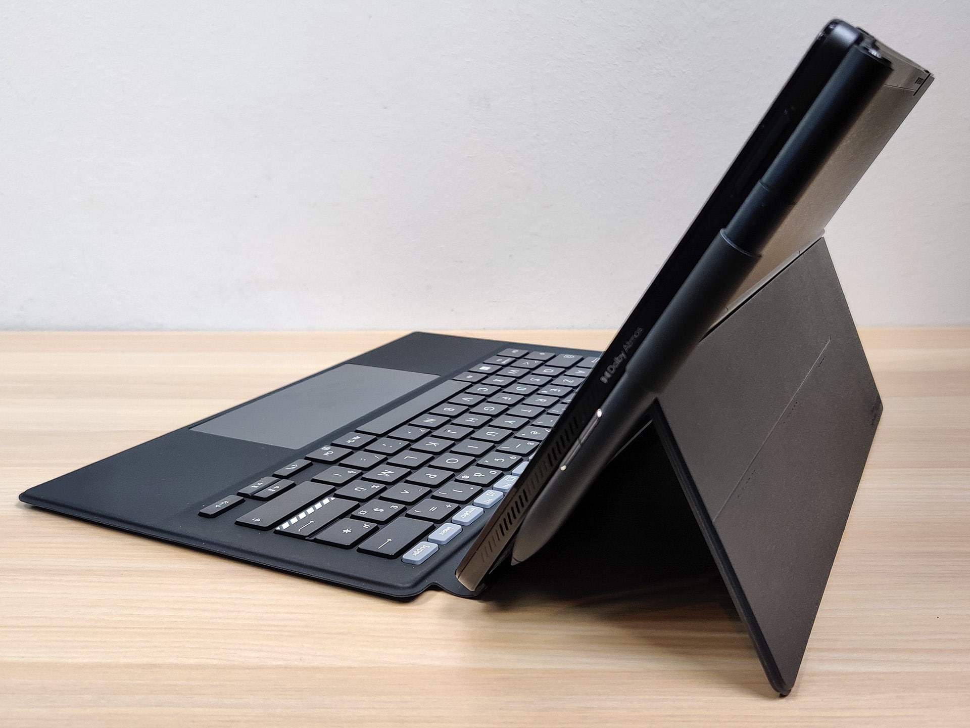 Slate 700 Test Asus Vivobook 13 Slate : 700 euros pour une tablette OLED ...