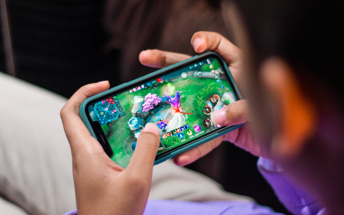 iPhone : ce jeu inédit se pilote sans les mains grâce à un accessoire surprenant