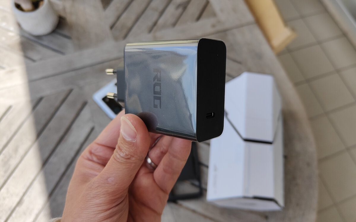 Test Asus ROG Phone 6 Pro : vers l’infini et au-delà… mais pas pour ...