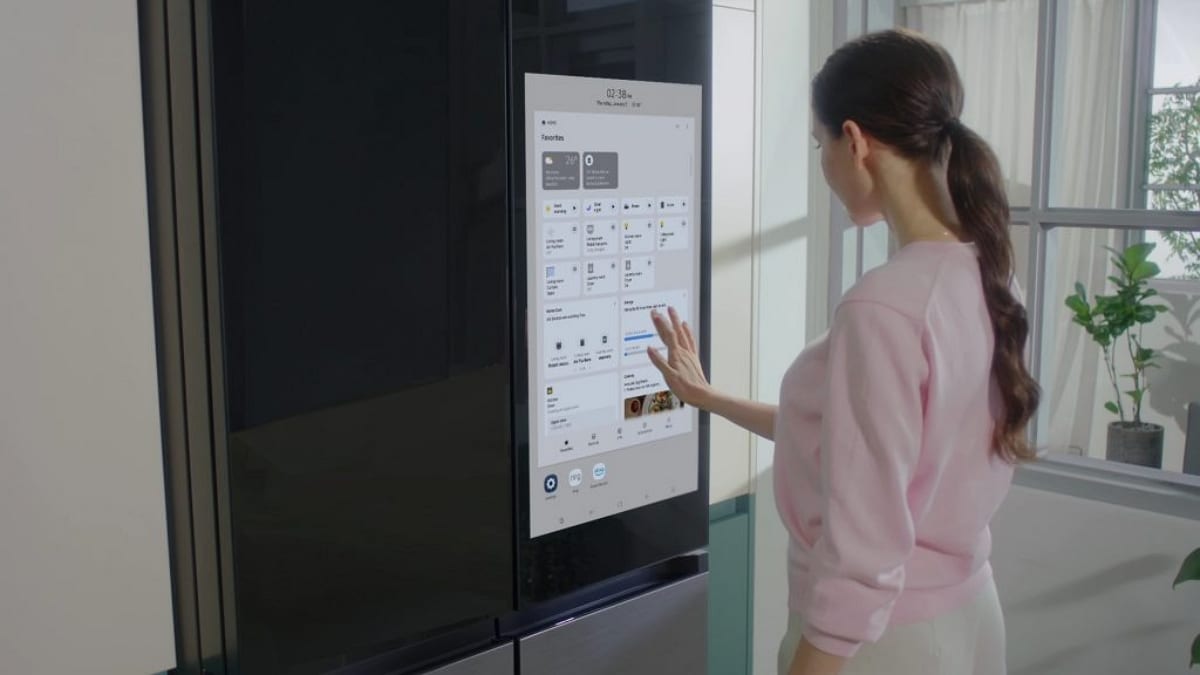 CES 2022 : Samsung lance un réfrigérateur avec un écran géant de 32 pouces