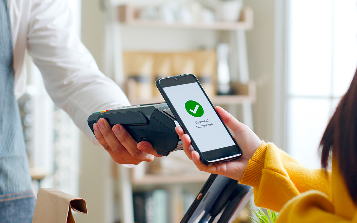 Beaucoup de gens l’ignorent, mais il est possible de transformer son smartphone en carte de crédit. On vous explique comment faire