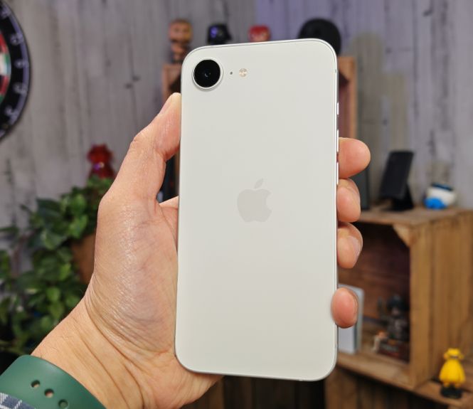 apple iphone 16e test