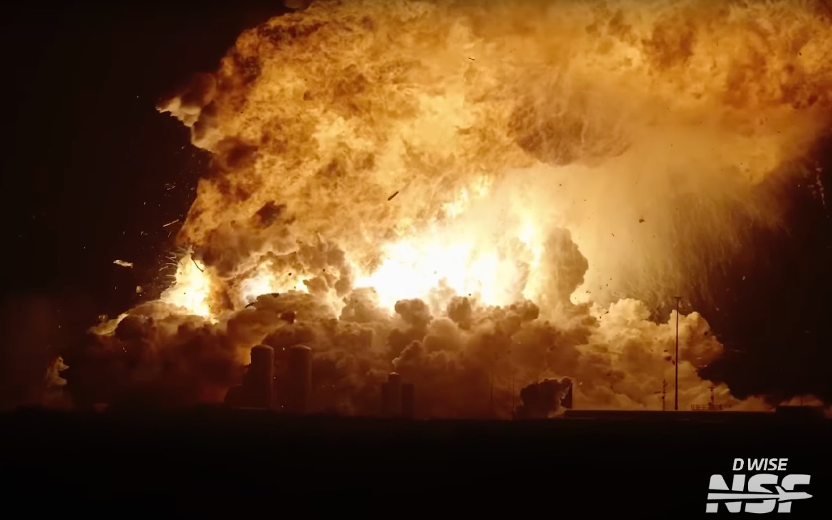 explosion starship