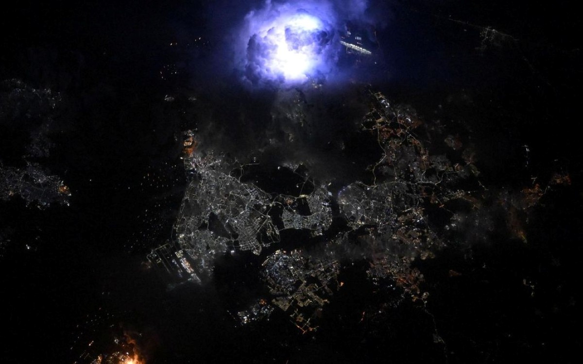 Un astronaute de l’ISS immortalise un éclair depuis l’espace, la photo est impressionnante