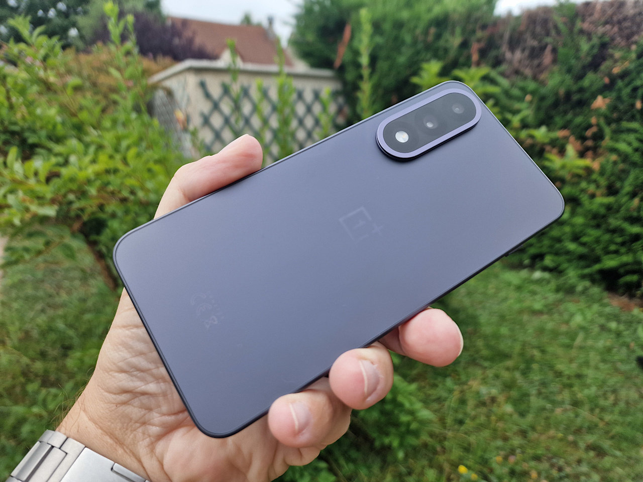 Test OnePlus Nord 5 : un smartphone de milieu de gamme qui coche presque toutes les cases