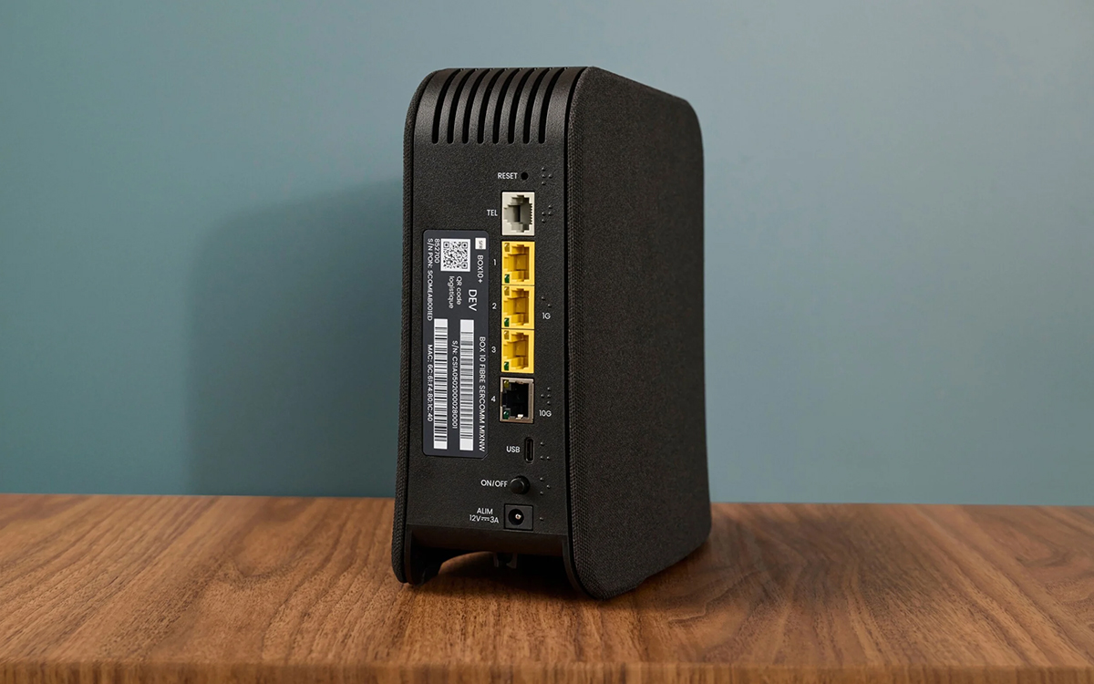 SFR Box 10+ connectique