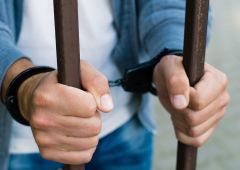 Youtubeur jeux retros prison