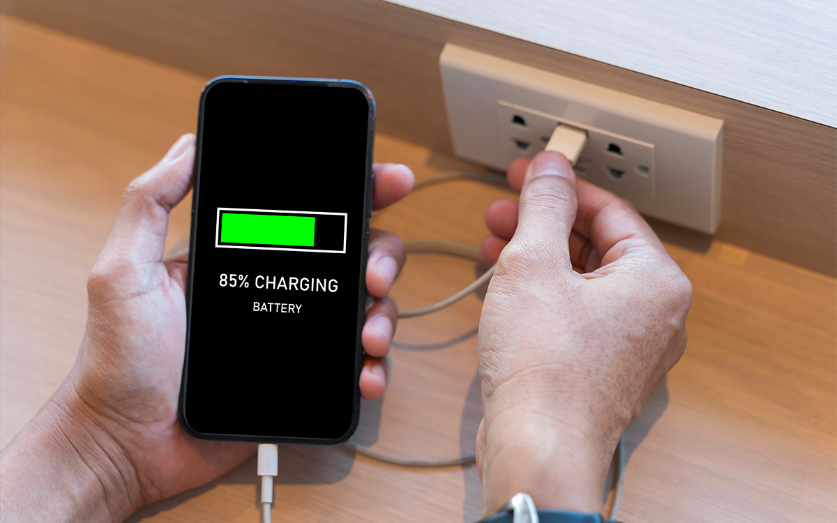 Fatigué de recharger votre smartphone tous les jours ? Gagnez en autonomie grâce à ces 4 astuces indispensables