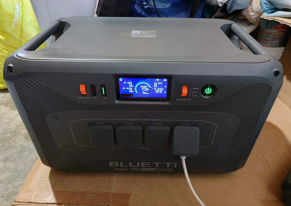 bluetti apex 300