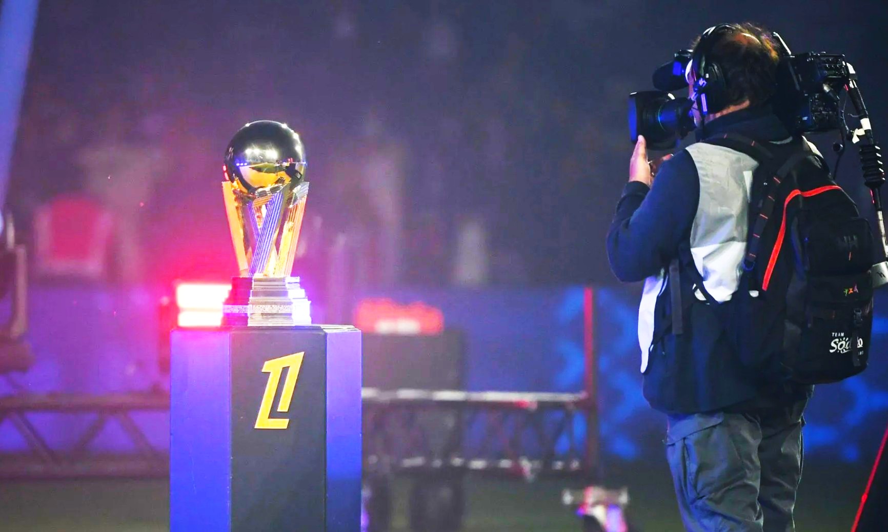 Ligue1+ : DAZN et Prime Video vous déroulent le tapis rouge… quelle offre choisir ?