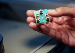 Microprocesseur cerveau à micro ondes