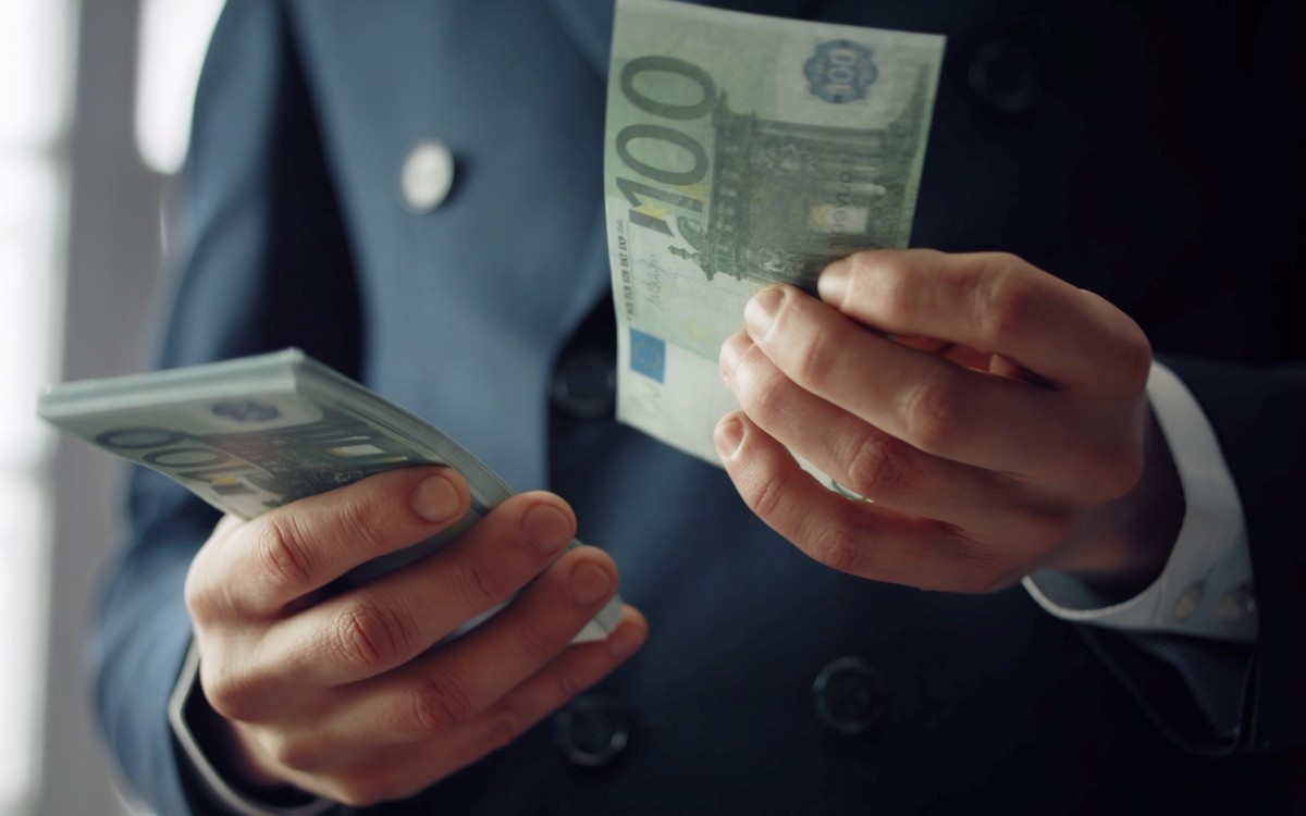 Les nouveaux milliardaires doivent tout à l’IA, mais c’est le reste du monde qui paie le prix fort