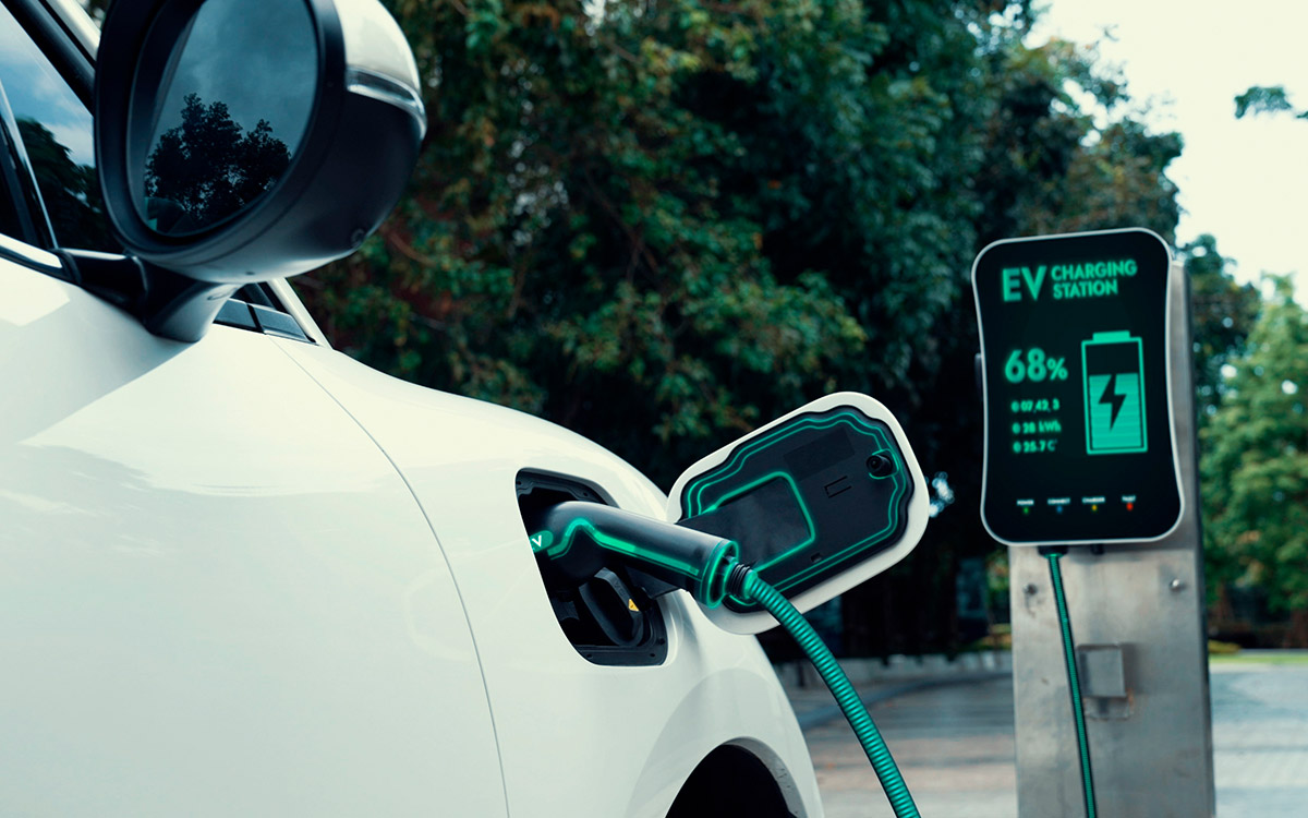 Recharger votre voiture électrique peut être toxique pour vos poumons, on vous explique