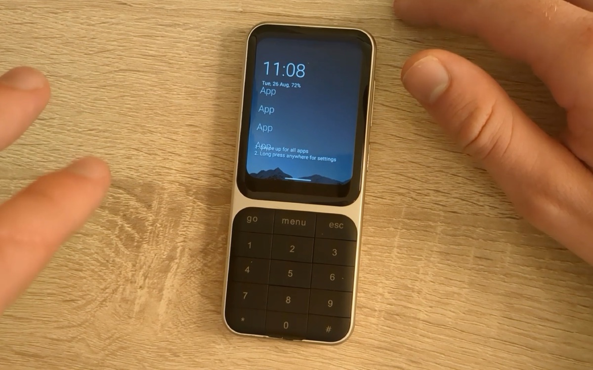 Voici le Sidephone en action, un smartphone sous Android qui veut vous libérer des applis superflues