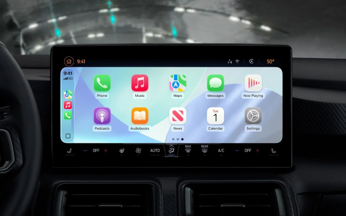 CarPlay iOS 26 Liquid Glass