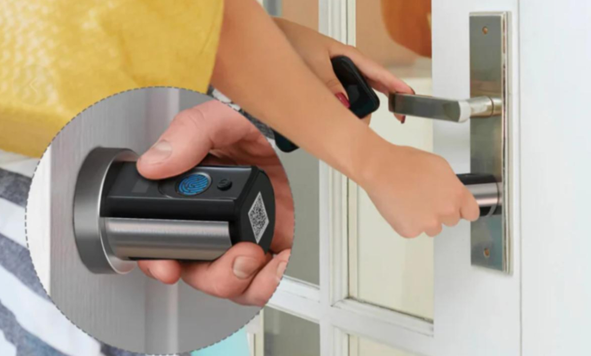 Promo choc : une serrure connectée avec empreinte digitale et Alexa intégrée tombe à 126€ seulement !
