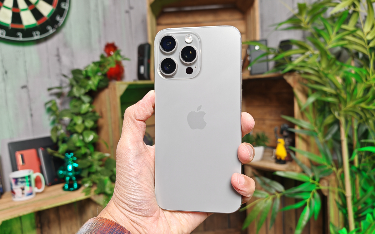 Apple iPhone 15 Pro Max Test APRRÈS DEUX ANS