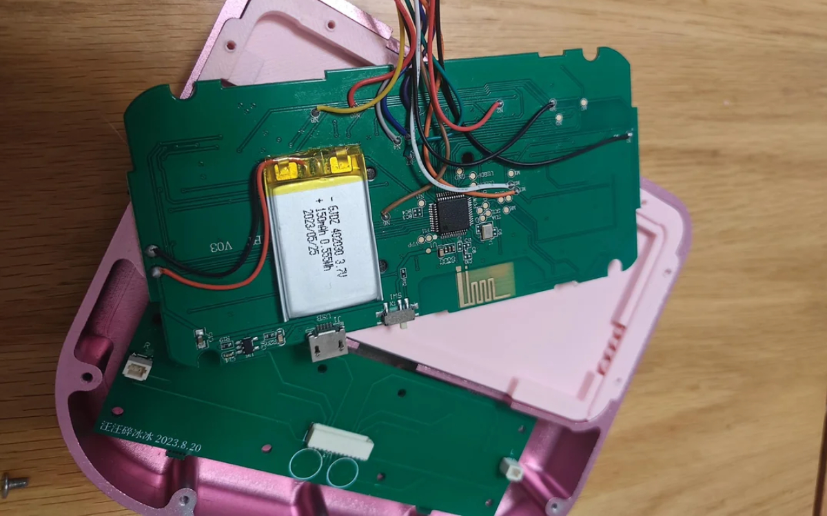 Console portable iPhone 4S interieur