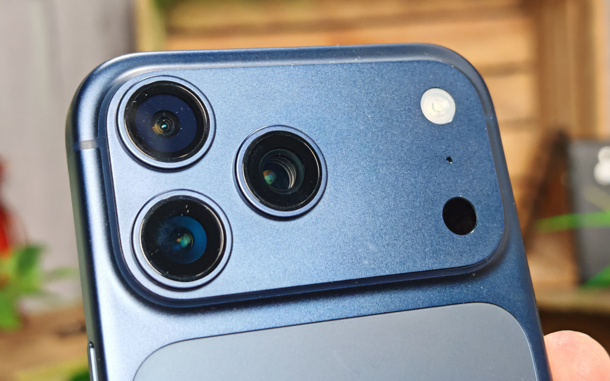 Apple recycle cette idée de Samsung vieille de sept ans pour le futur iPhone 18, mais attendez un peu avant de vous moquer