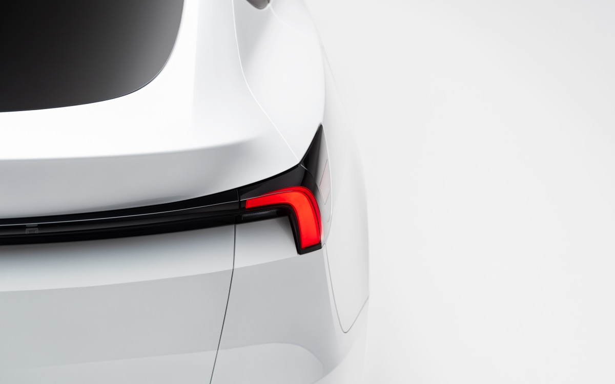 Tesla lance le Model Y Standard en France, voici les sacrifices faits pour réduire son prix model y standard arriere