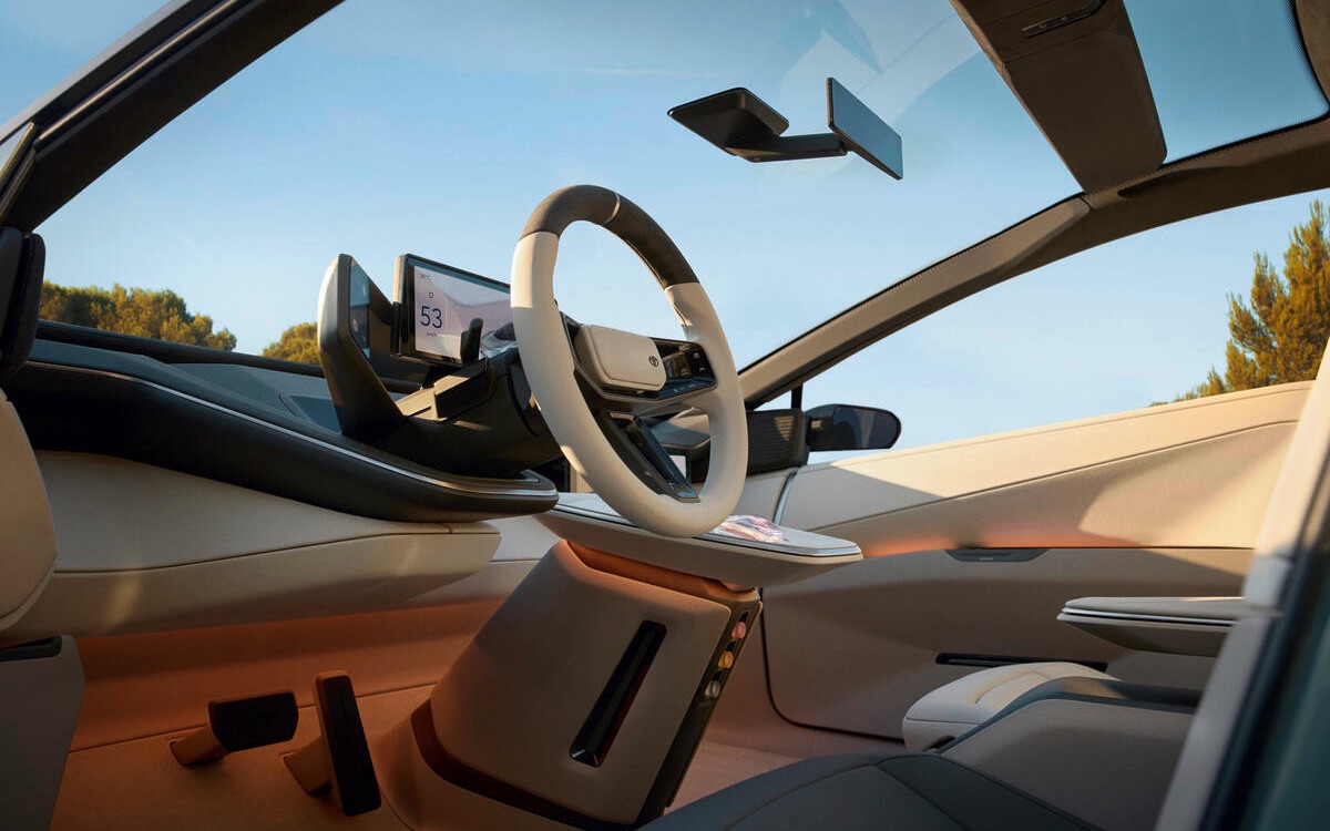 toyota corolla electrique interieur