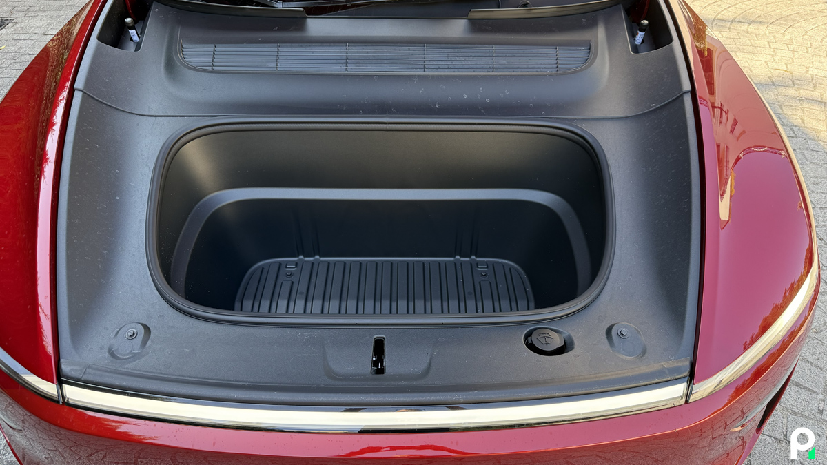 Tesla Model Y Propulsion 2025 interieur