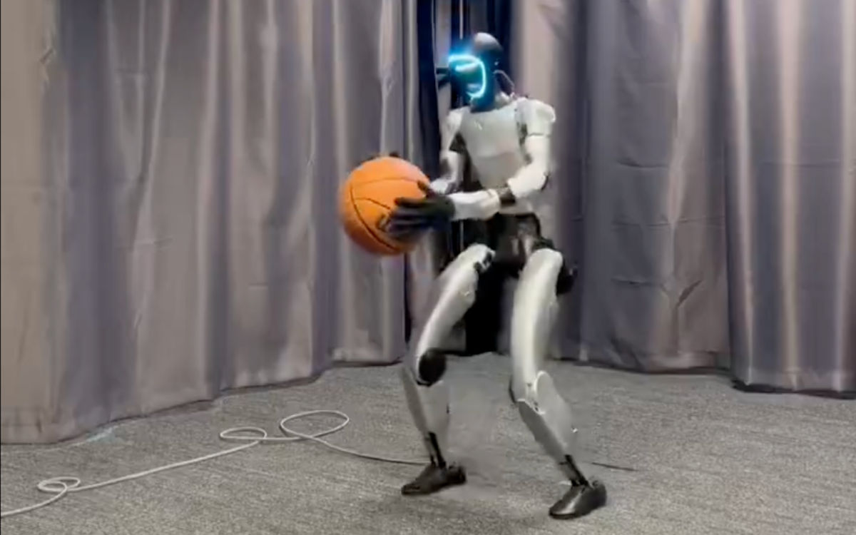 Ce robot ne tire pas encore comme Stephen Curry, mais il apprend vite : la preuve en vidéo