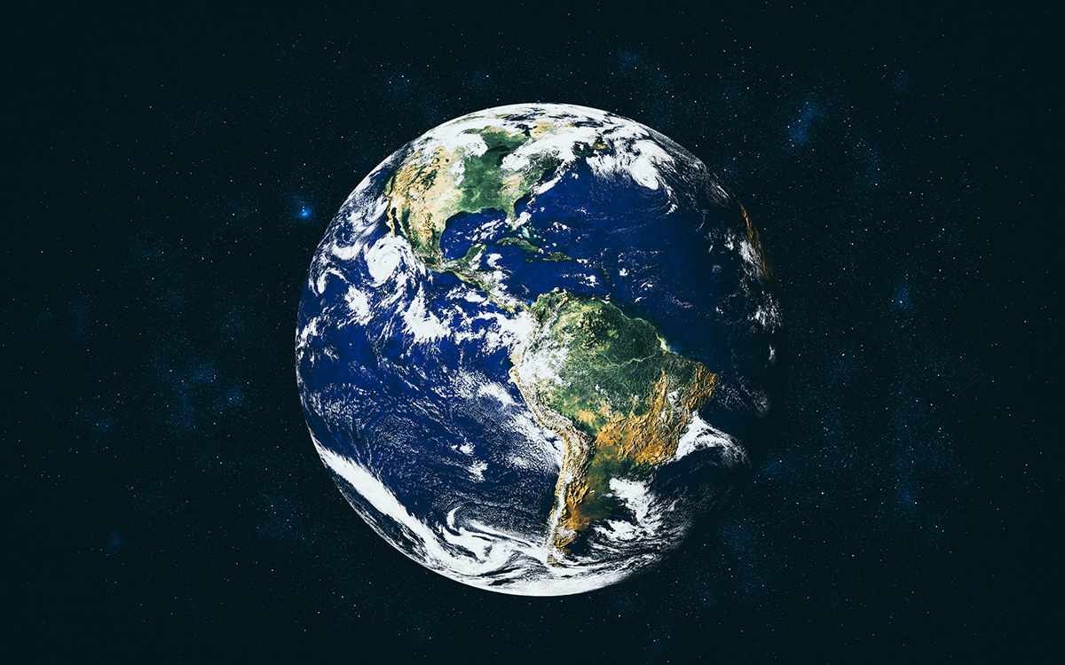 Vous ne savez pas quoi faire de votre week-end ? Calculez le rayon de la Terre avec votre smartphone (sans même l’allumer)