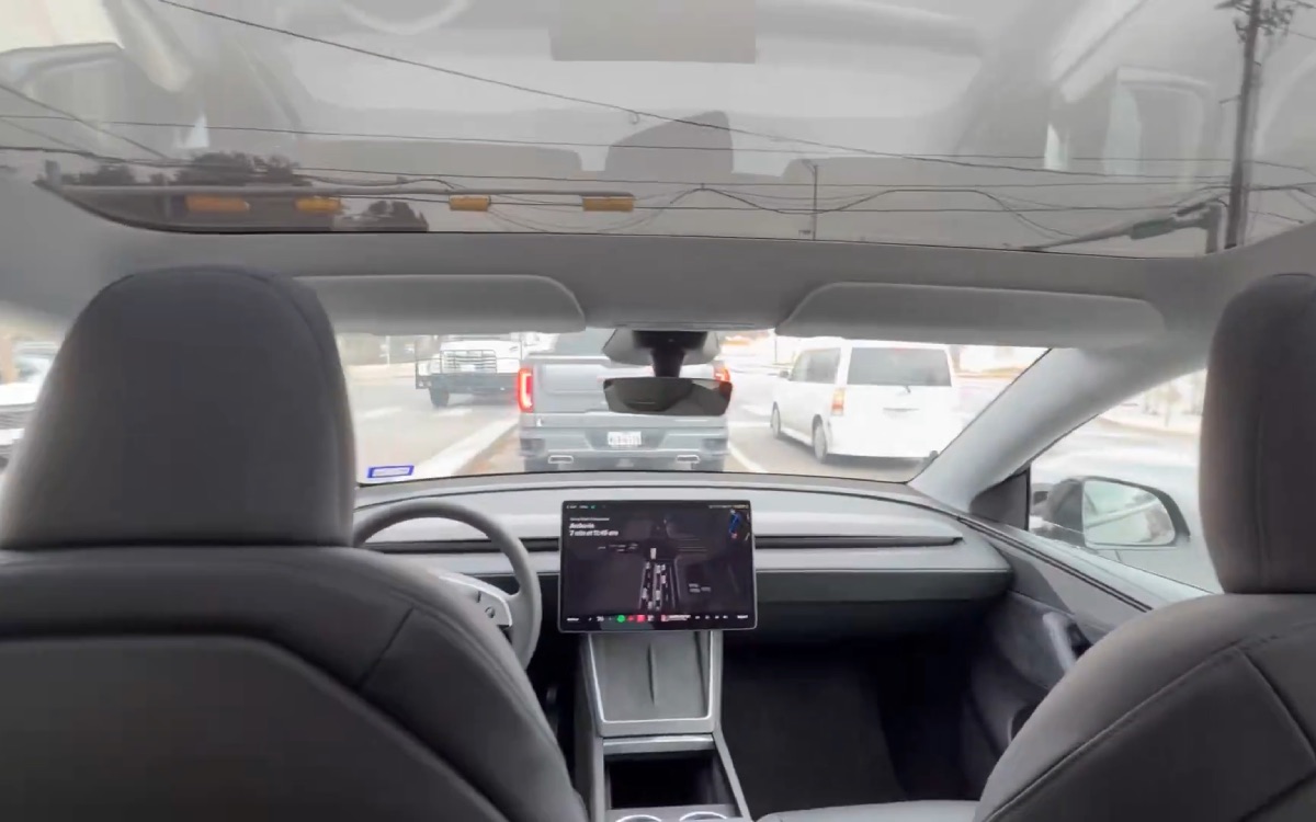 tesla robotaxis sans chauffeur