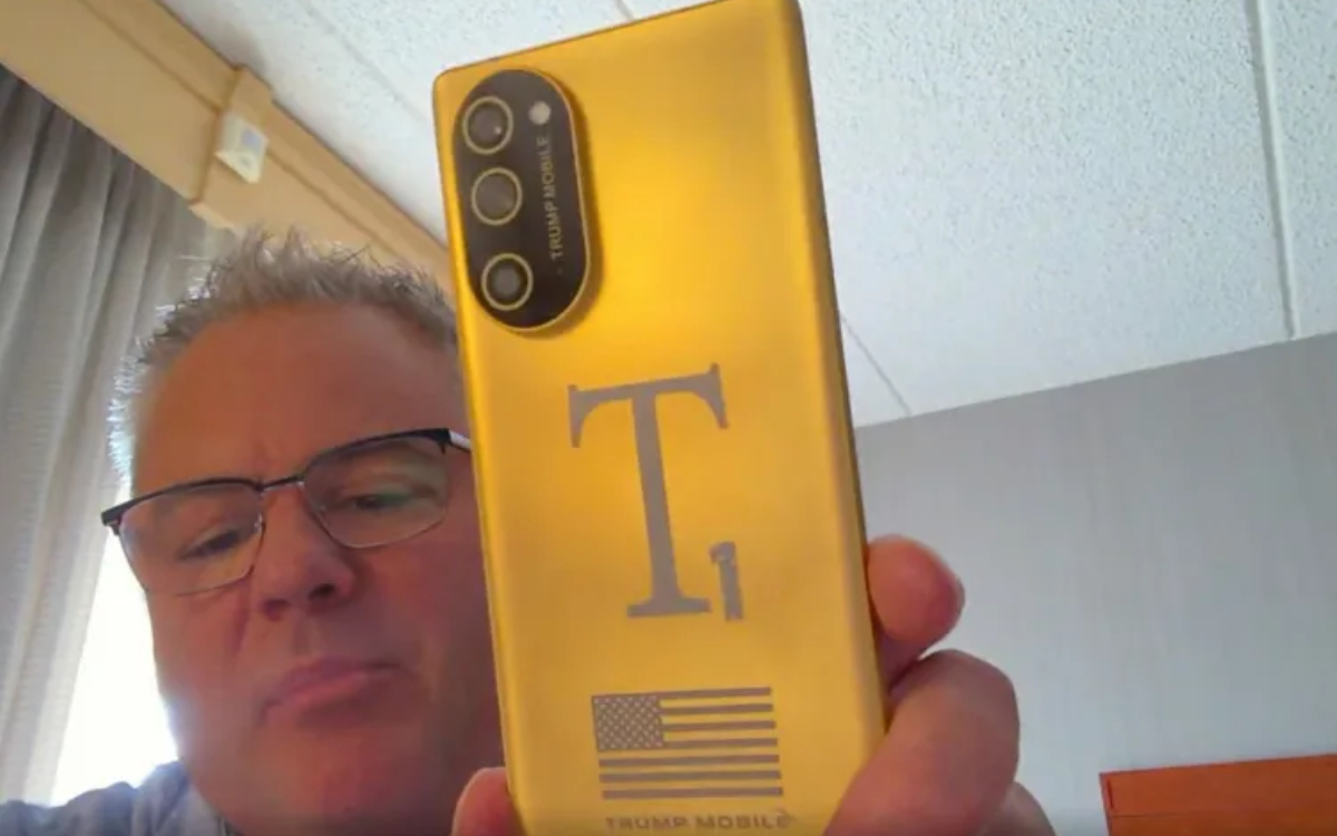 T1 Phone Trump