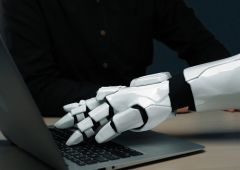 IA rajoute du travail