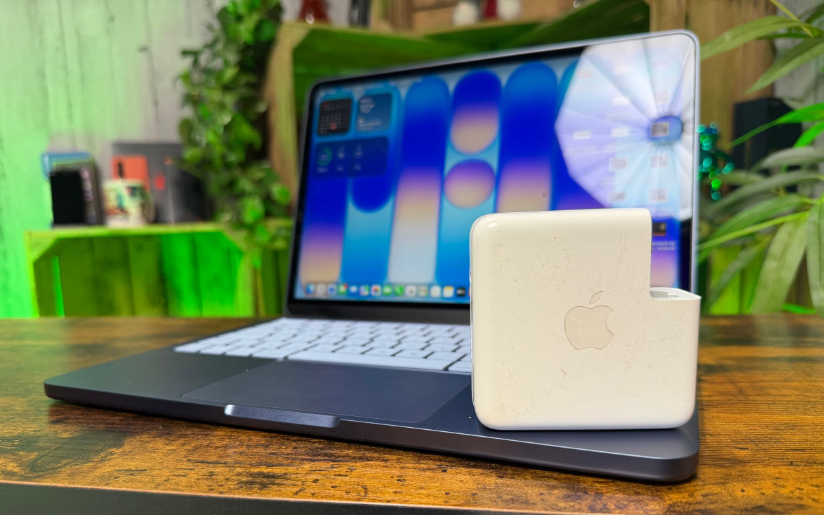 apple macbook neo test