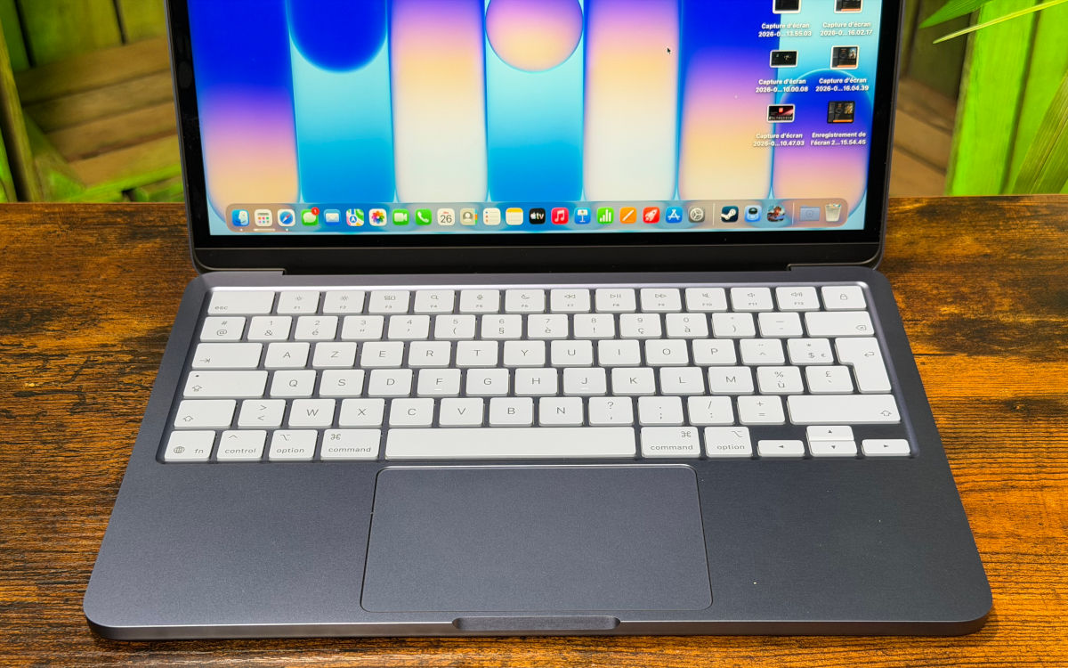 apple macbook neo test