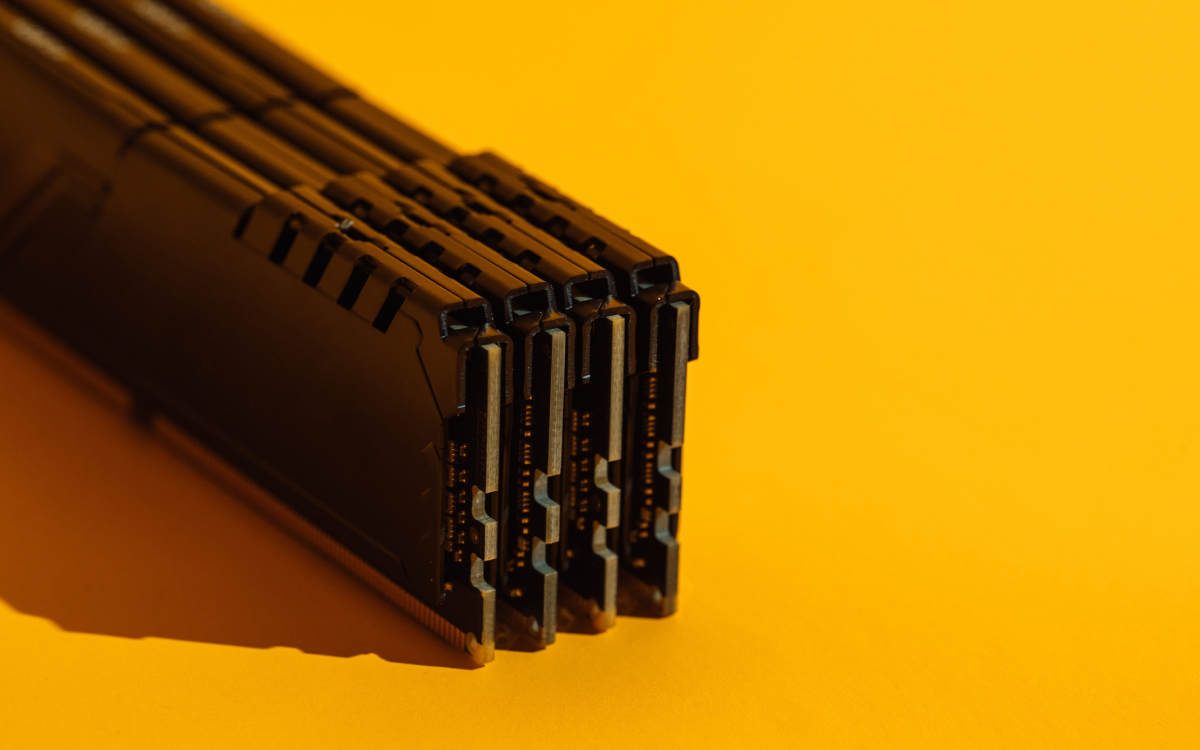 Des barrettes de RAM DDR5 2 fois moins performantes : la solution d’Asus contre la pénurie ?