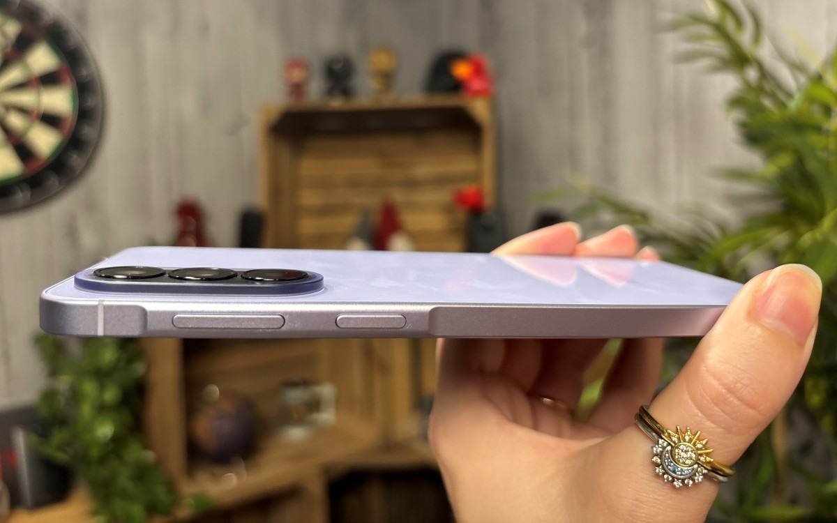 Test Samsung Galaxy A57 module photo translucide