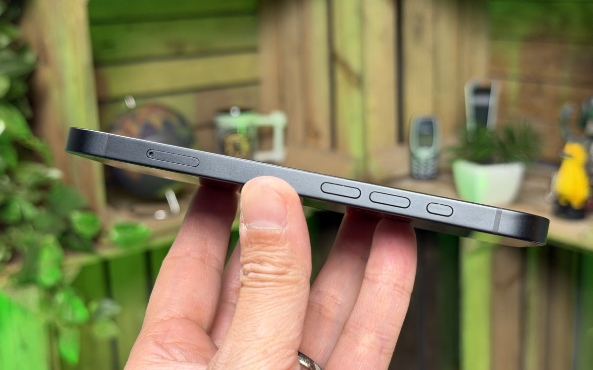 apple iphone 17e test