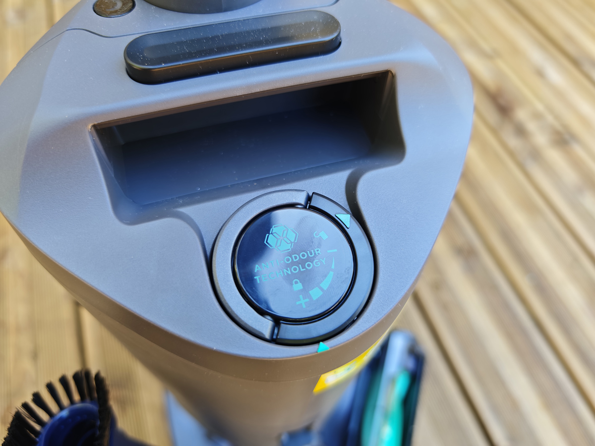 shark powerdetect pet pro clean empty
