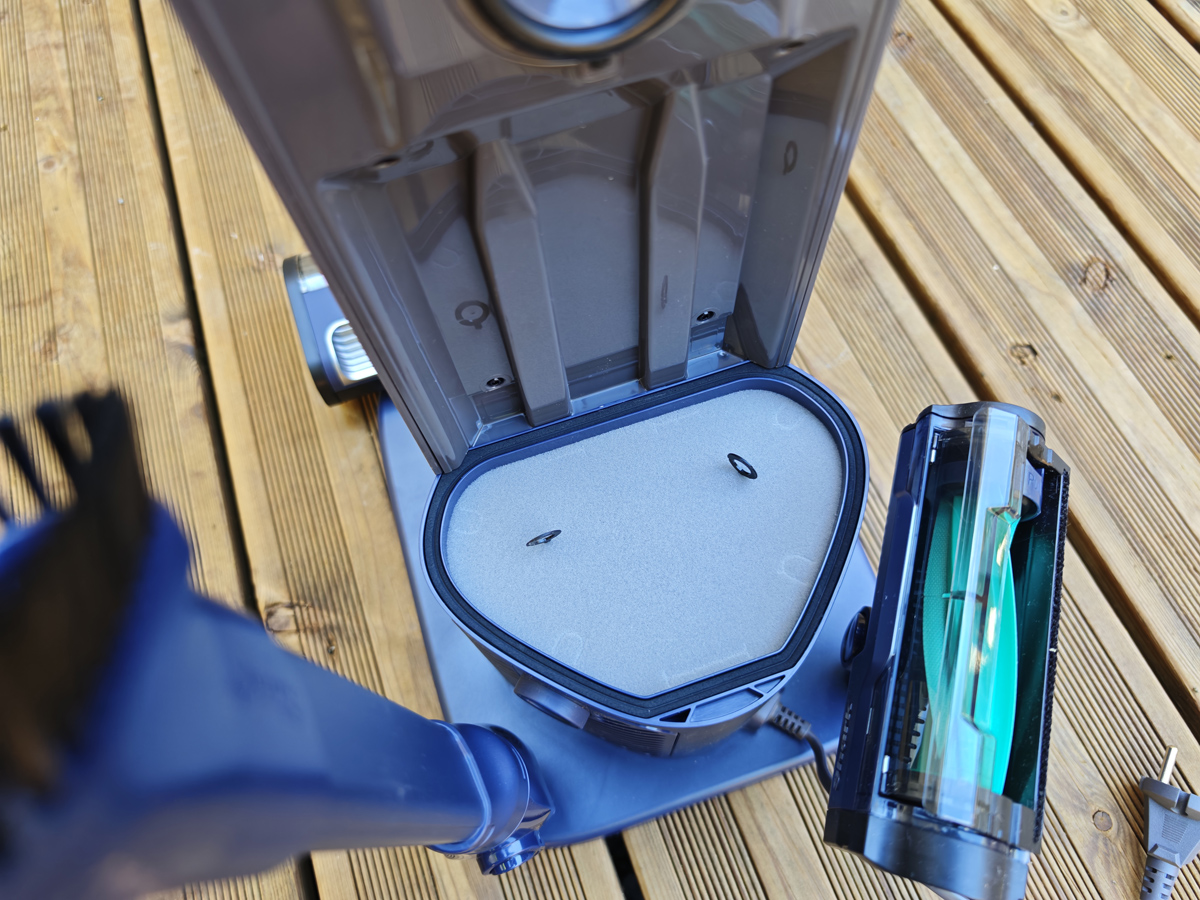 shark powerdetect pet pro clean empty