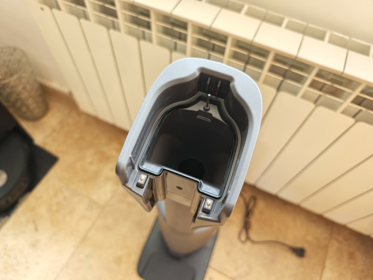 shark powerdetect pet pro clean empty