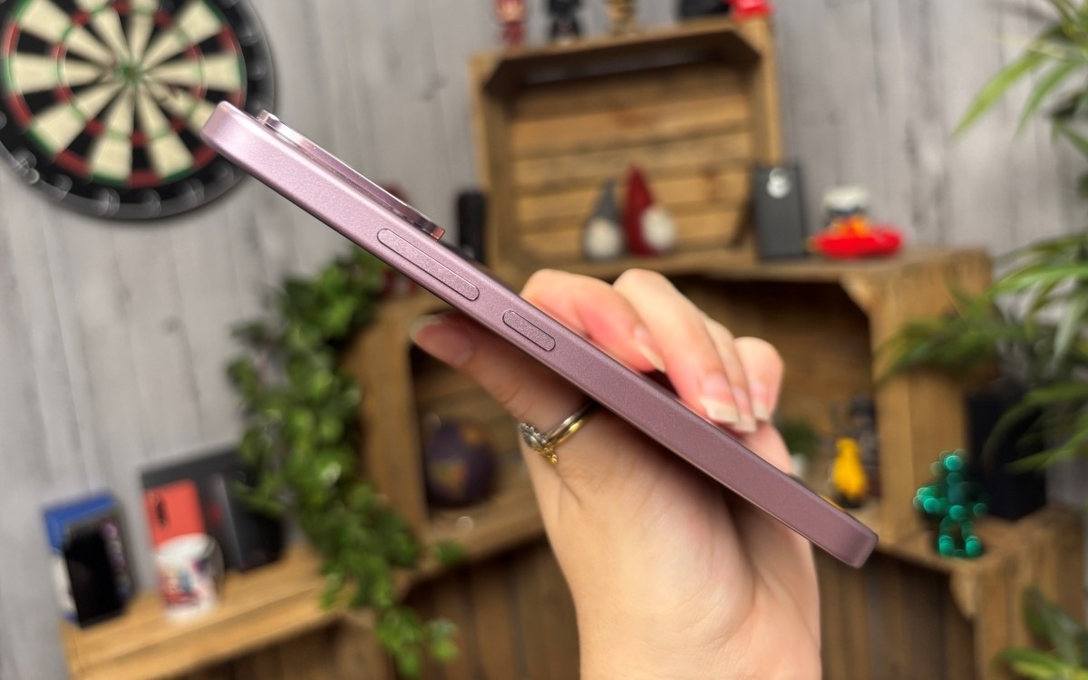 Test Xiaomi 17T tranche droite bouton