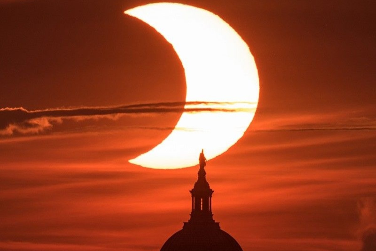 éclipse solaire partielle