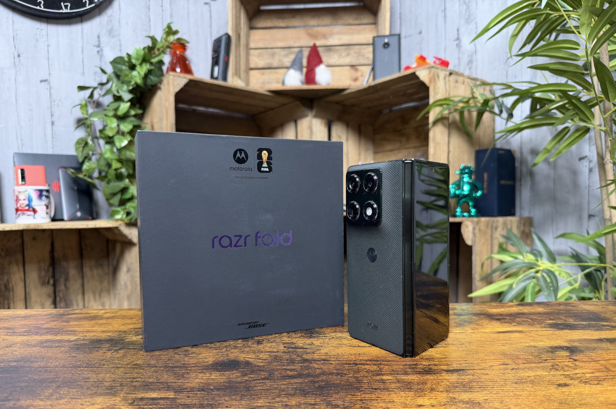 motorola razr fold test