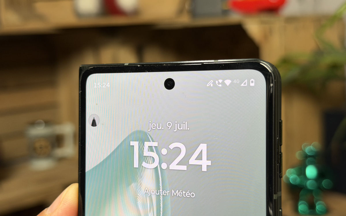 motorola razr fold test
