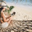 Ubigi-beach-phone