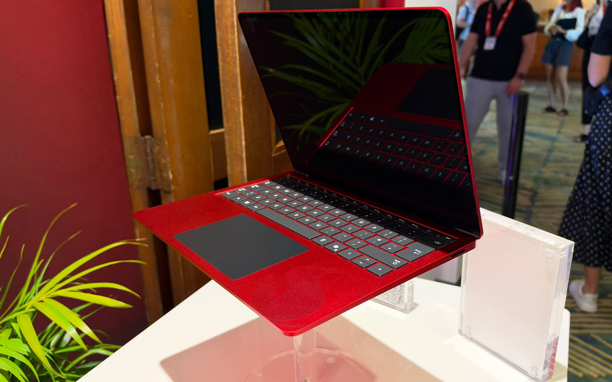 Microsoft surface laptop 2026