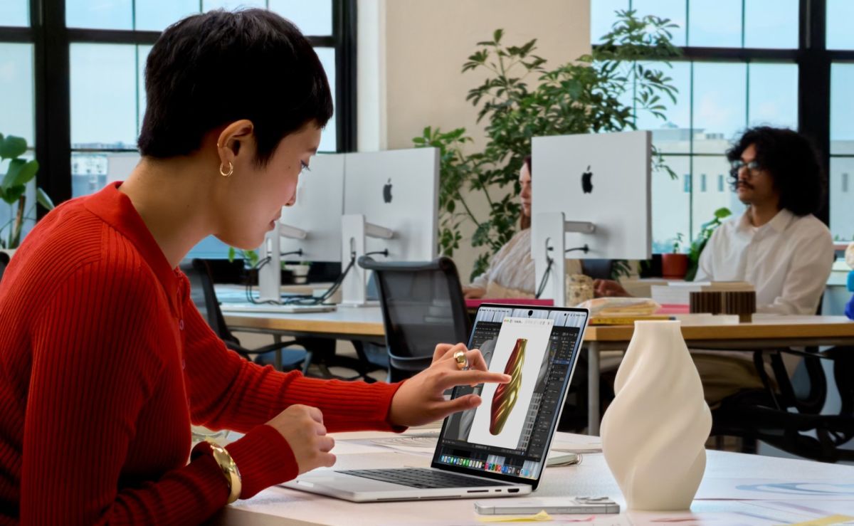 MacBook Pro OLED