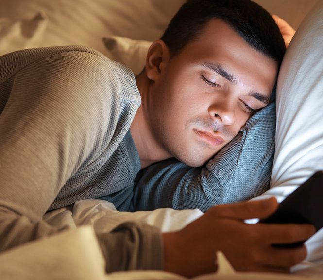 smartphone-utilisation-sommeil-lit